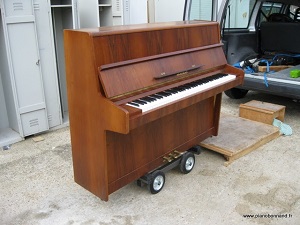 piano caraimann a louer