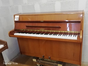 a louer piano d'etude