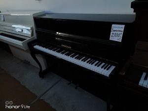 a louer piano d'etude