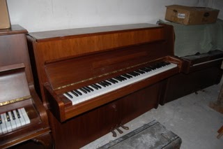 plus de photo du piano yamaha a louer